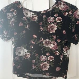 A short sleeve floral top